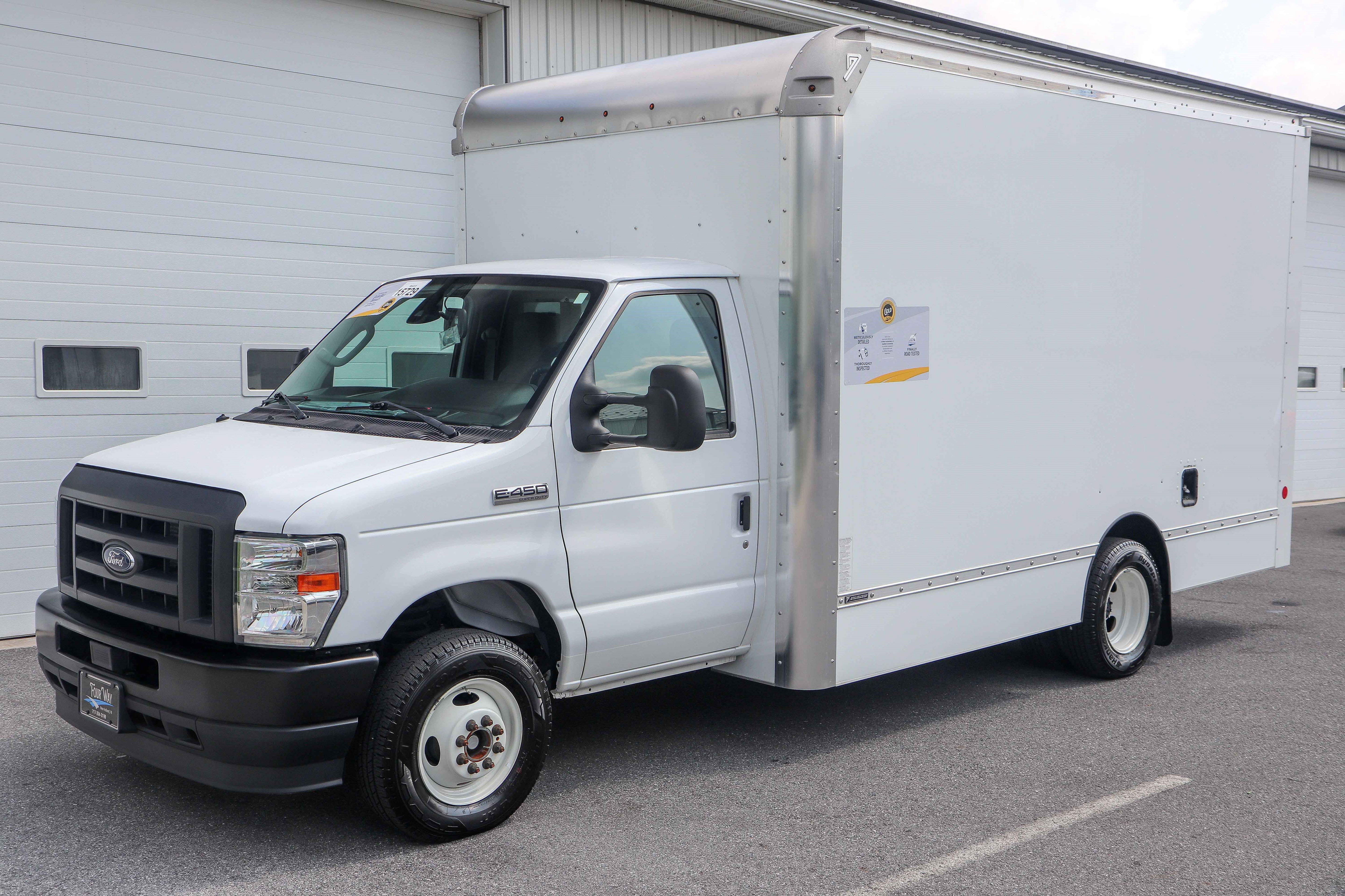 Used 2024 Ford E-450 and Econoline 450 Super Duty w/ Driver's Safety Package RWD image 7