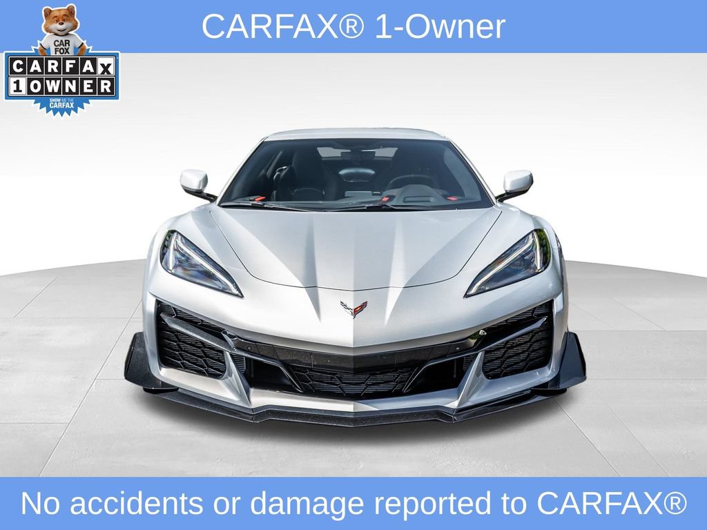 Used 2023 Chevrolet Corvette Z06 w/ Z07 Performance Package RWD image 3