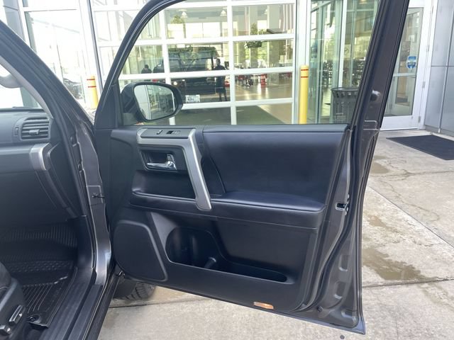 Used 2022 Toyota 4Runner SR5 Premium w/ Moonroof Package AWD/4WD image 39