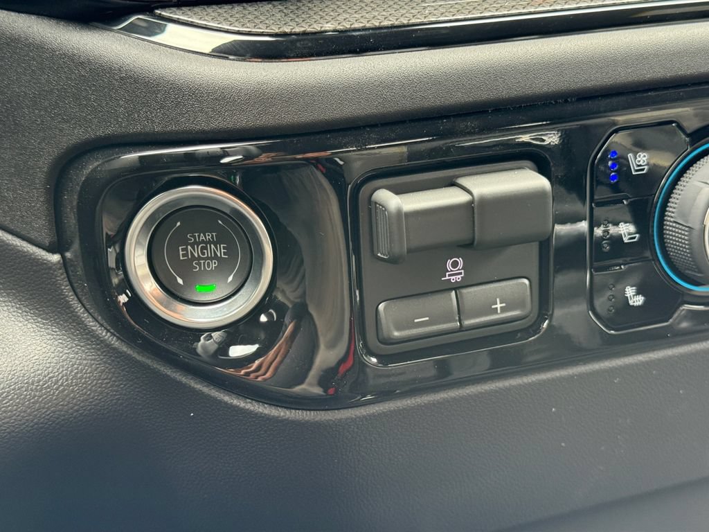 New 2026 Chevrolet Silverado 1500 ZR2 w/ LPO, Dark Essentials Package AWD/4WD image 19