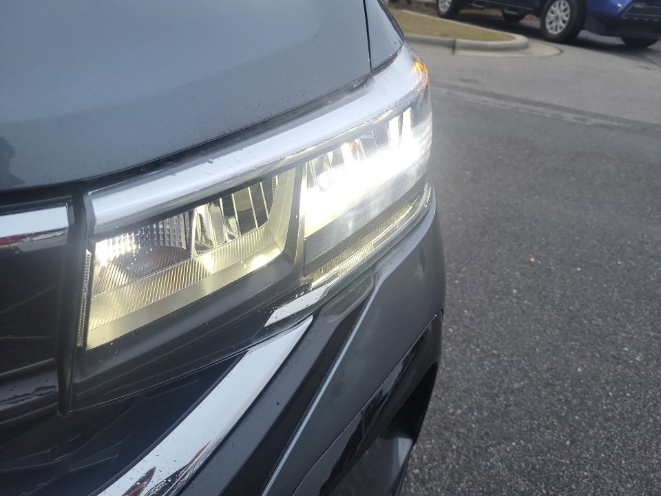 Certified 2024 Volkswagen Taos S image 30