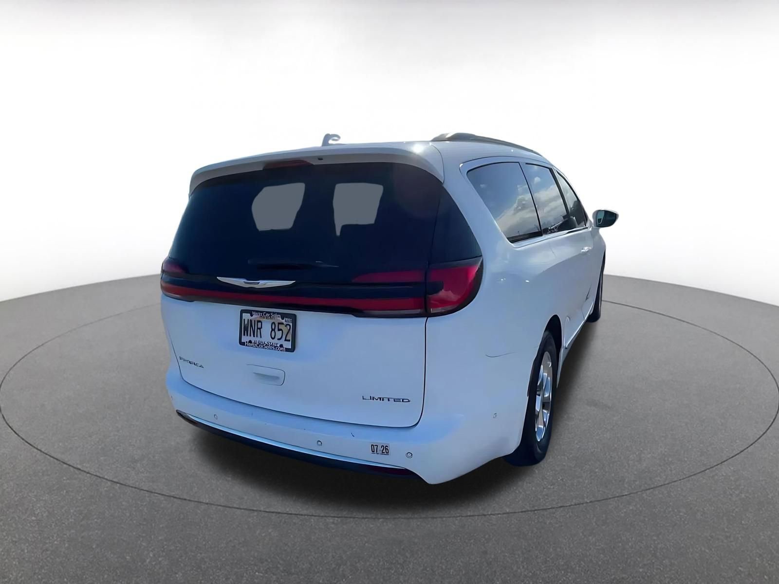 Used 2022 Chrysler Pacifica Limited FWD image 14