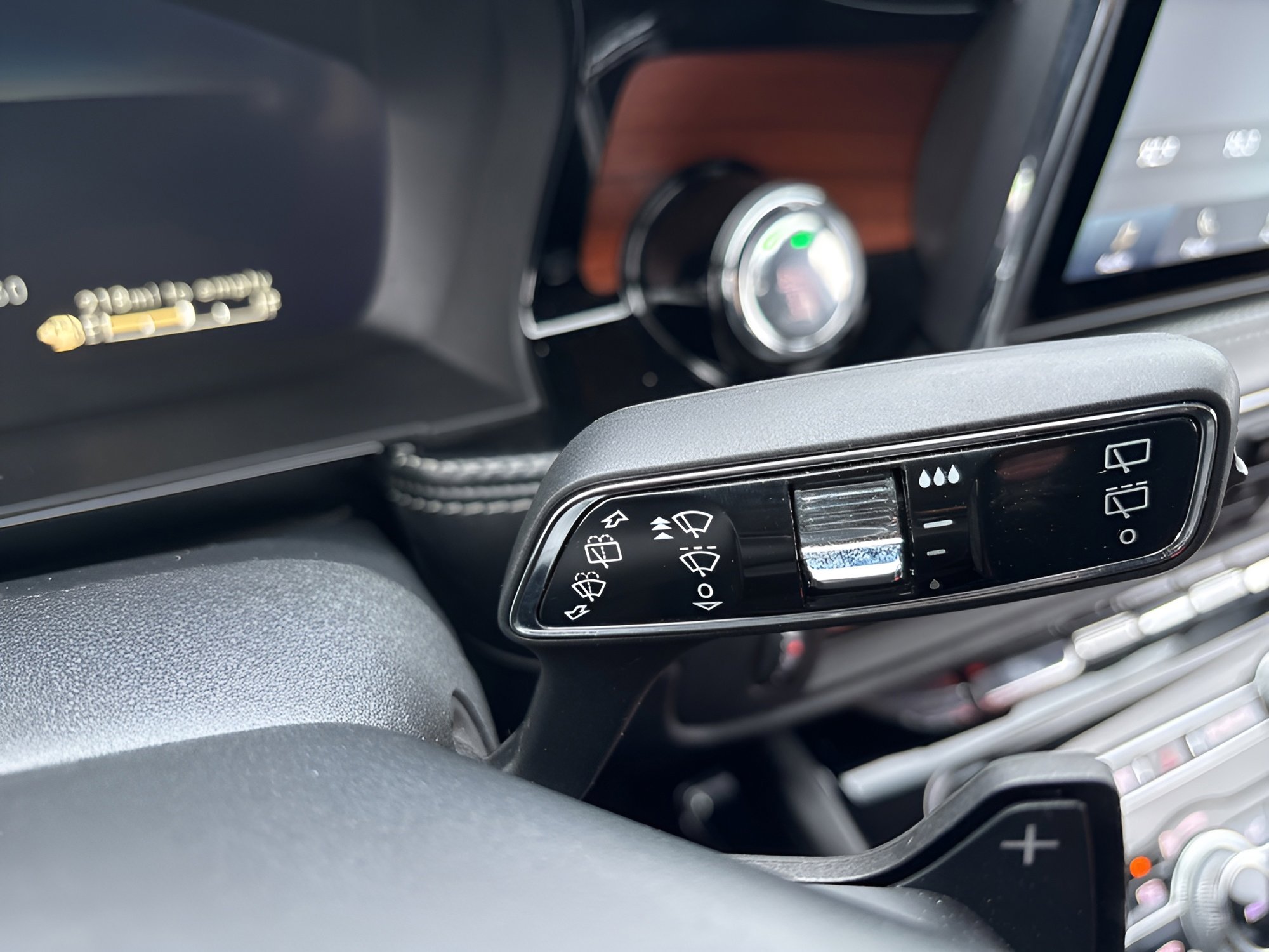 Used 2022 Lincoln Corsair Reserve image 14