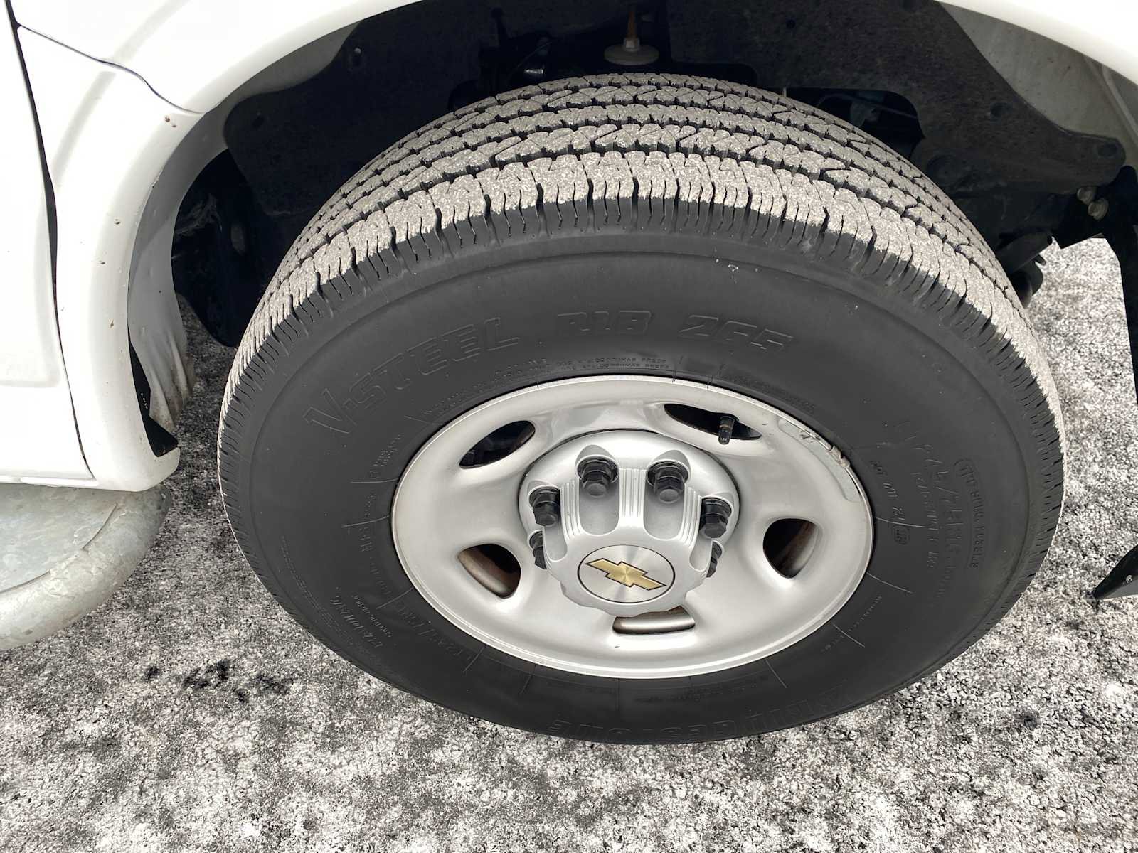 Used 2024 Chevrolet Express 2500 w/ Driver Convenience Package image 40