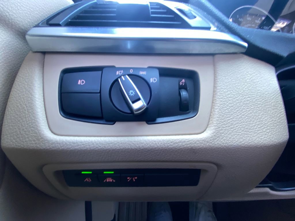 Used 2015 BMW 328i xDrive Sedan image 12