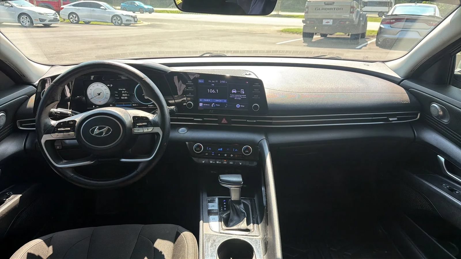 Used 2021 Hyundai Elantra SEL w/ Convenience Package FWD image 10