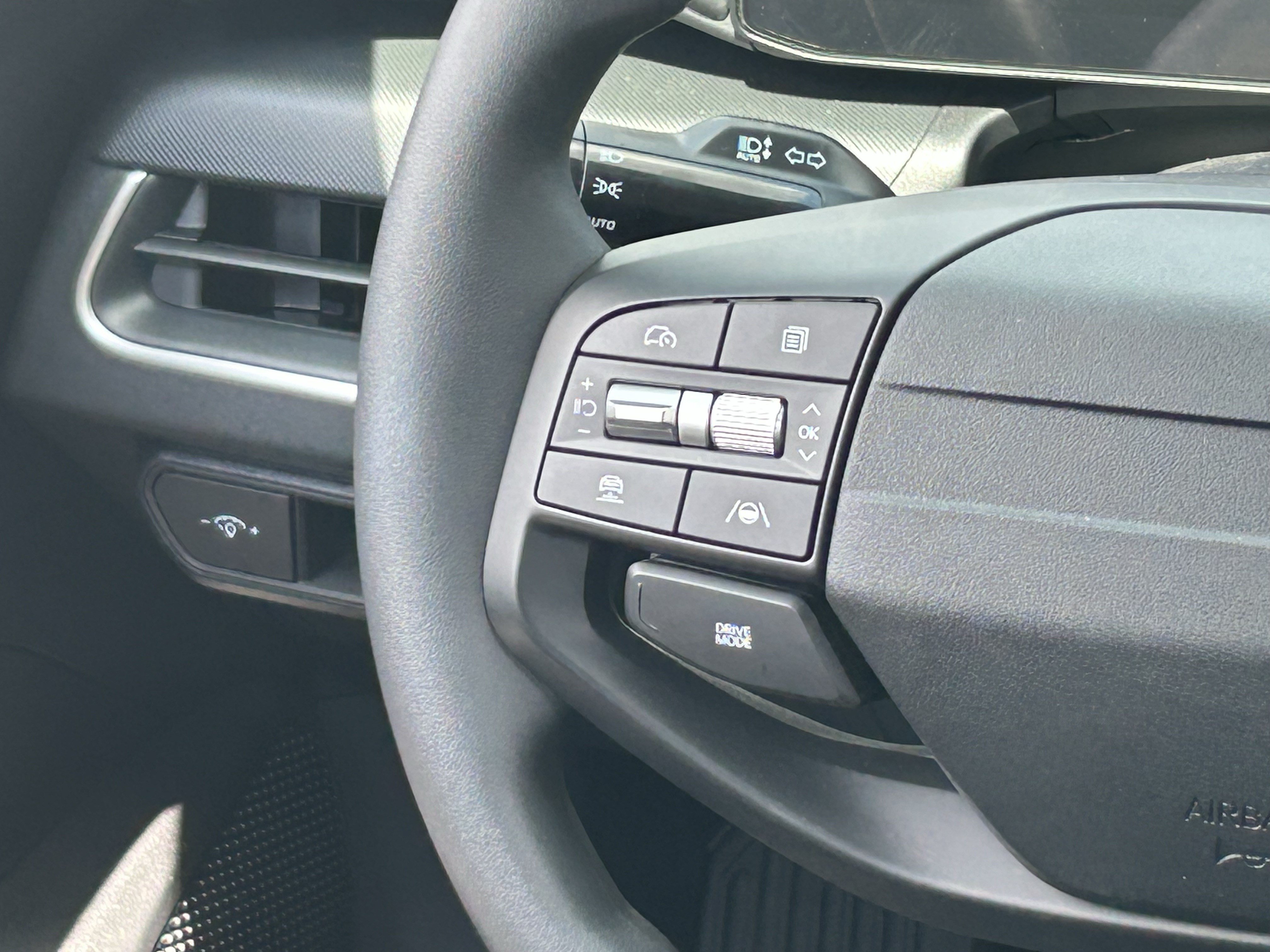 New 2026 Kia K4 FWD image 18