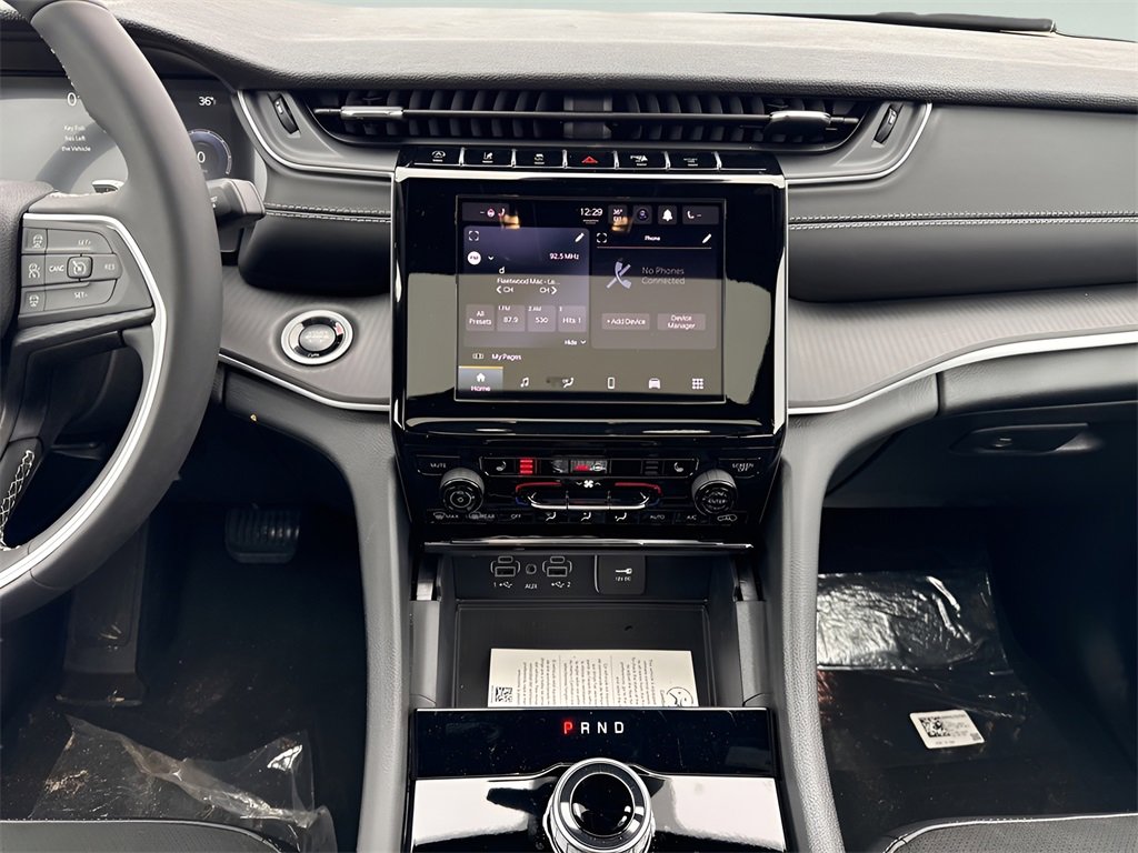 New 2025 Jeep Grand Cherokee L Altitude image 17