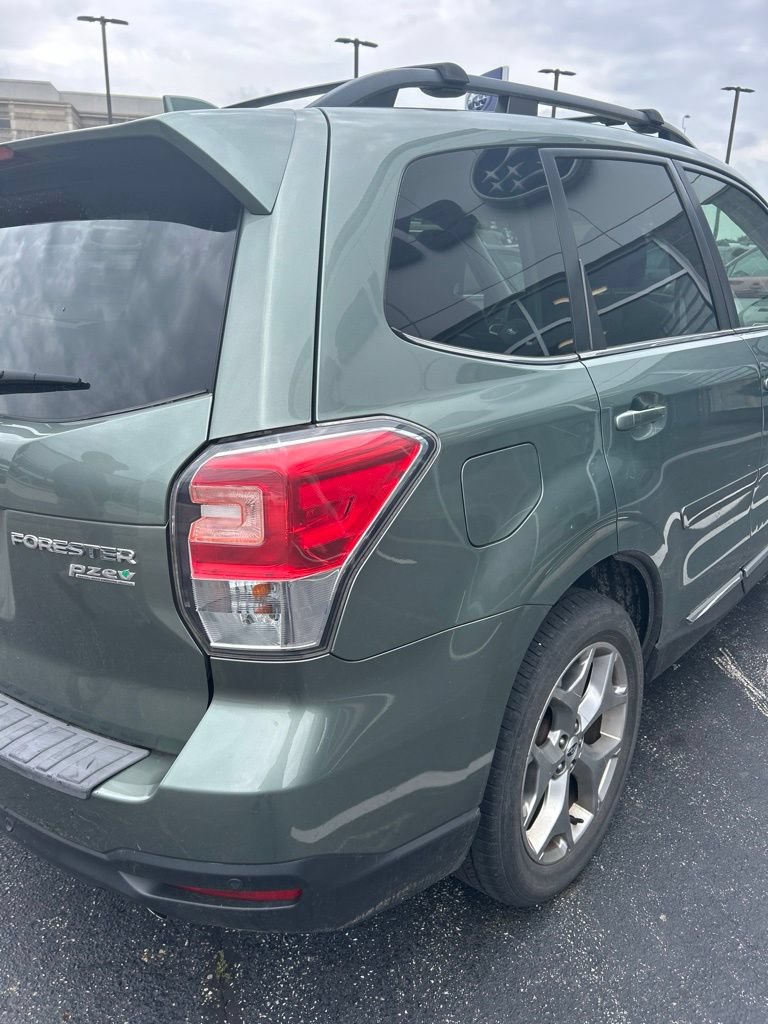 Used 2017 Subaru Forester 2.5i Touring AWD/4WD image 12