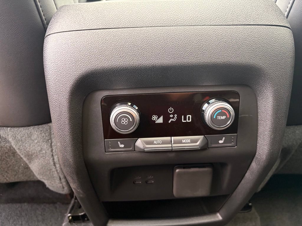 Used 2026 GMC Acadia Denali w/ Super Cruise Package FWD image 17