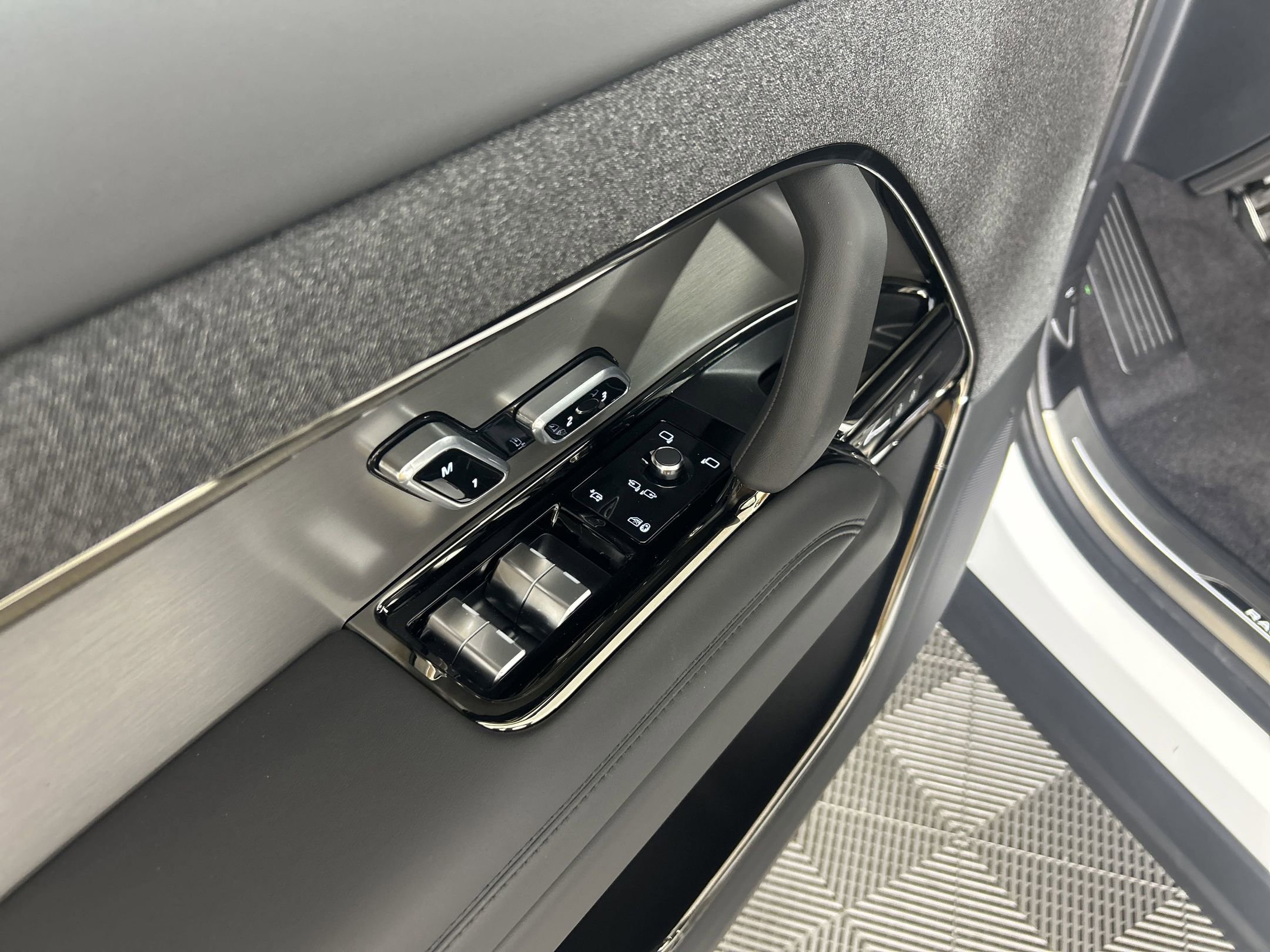 New 2025 Land Rover Range Rover Sport Dynamic SE image 10