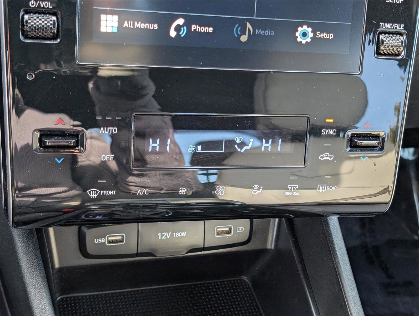 Used 2024 Hyundai Santa Cruz SEL image 25