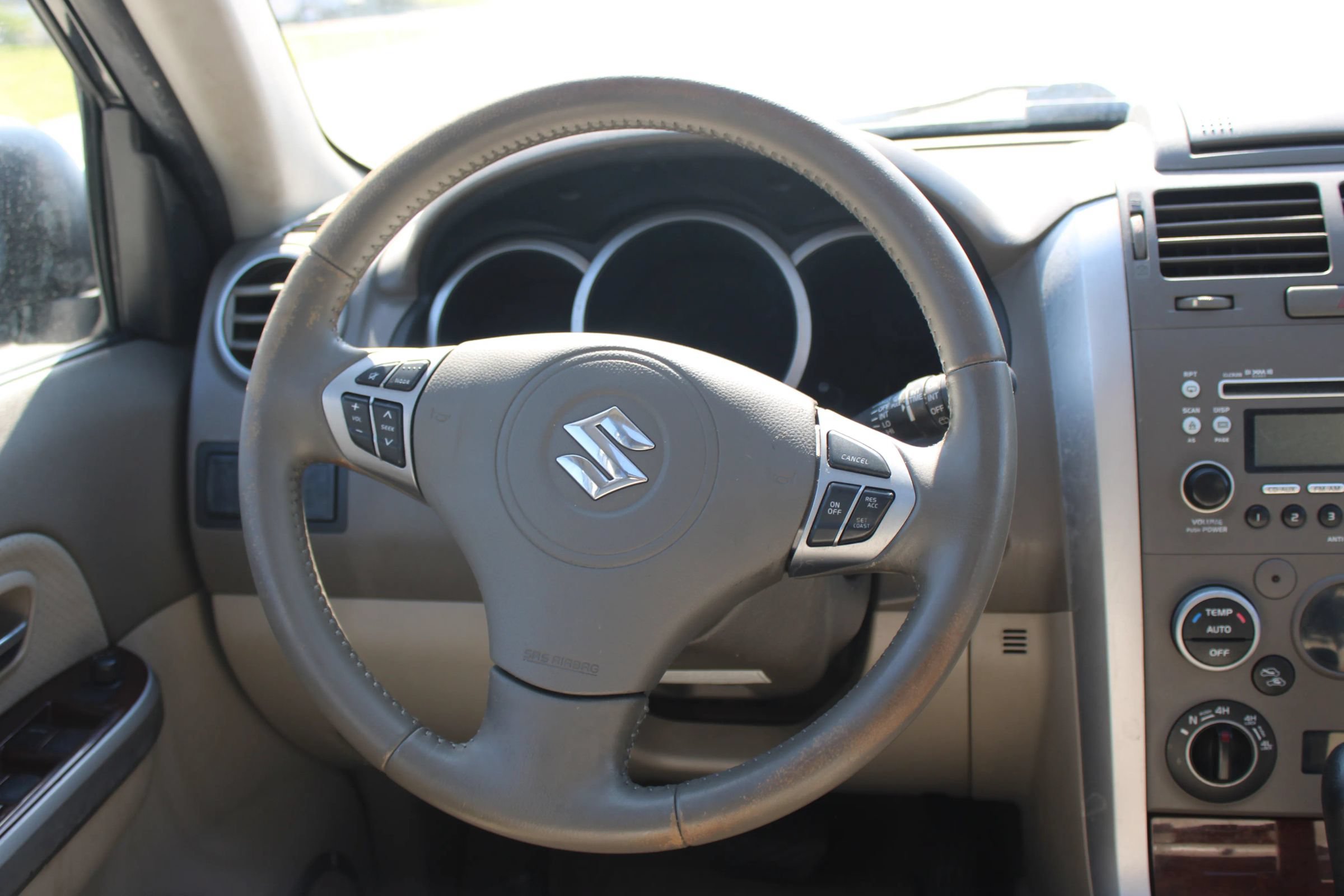 Used 2012 Suzuki Grand Vitara Limited AWD/4WD image 10