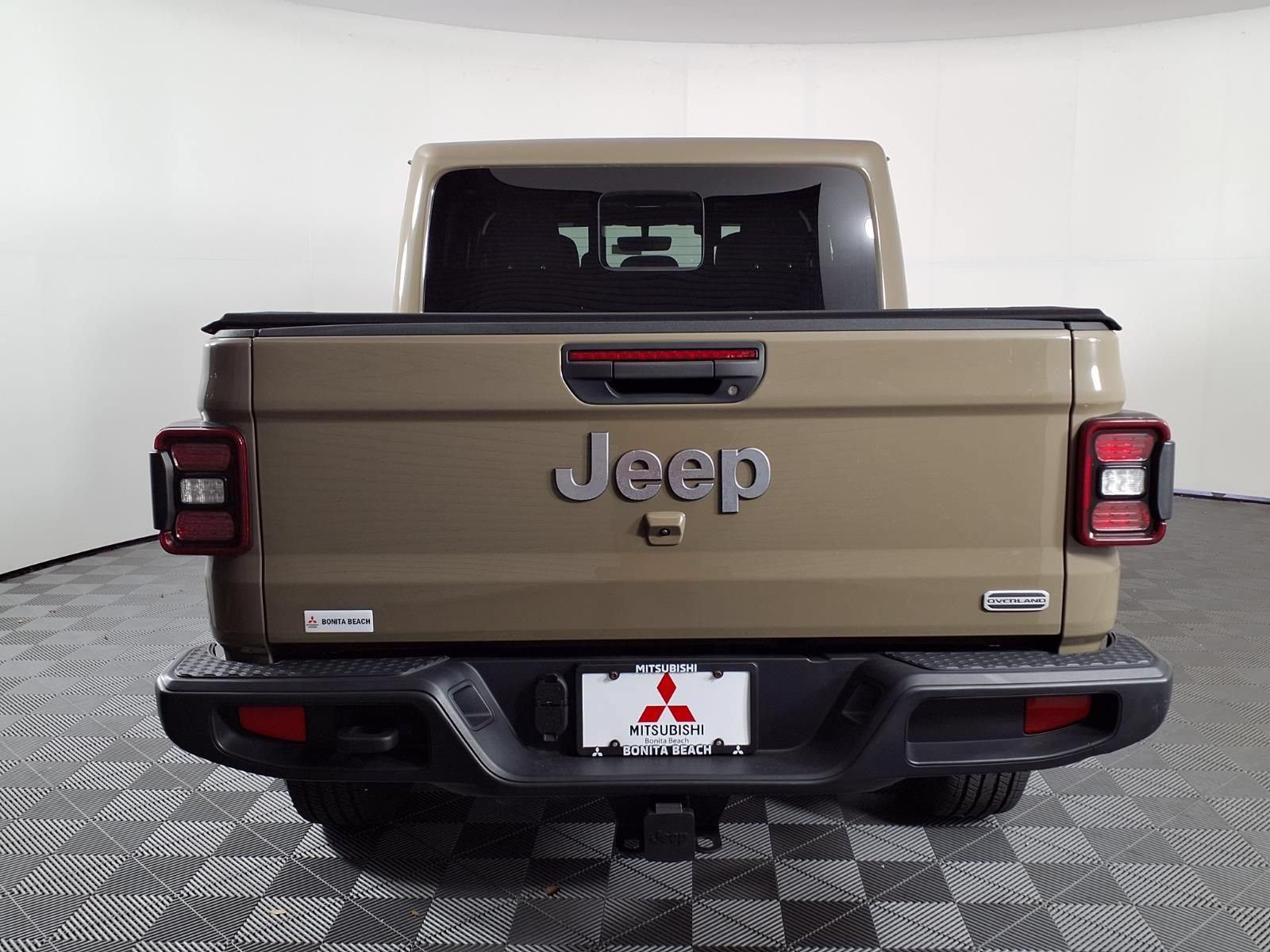 Used 2020 Jeep Gladiator Overland w/ Dual Top Group AWD/4WD image 6