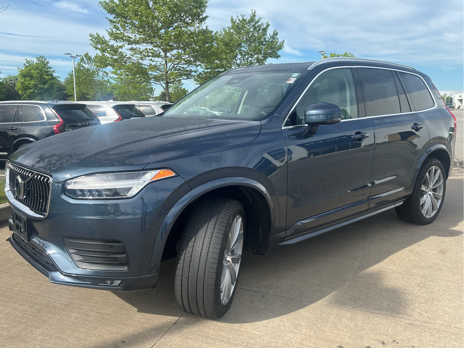 Used 2023 Volvo XC90 B5 Core w/ Protection Package Premier AWD/4WD image 4