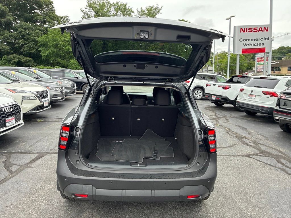 Certified 2025 Nissan Kicks SV AWD/4WD image 13