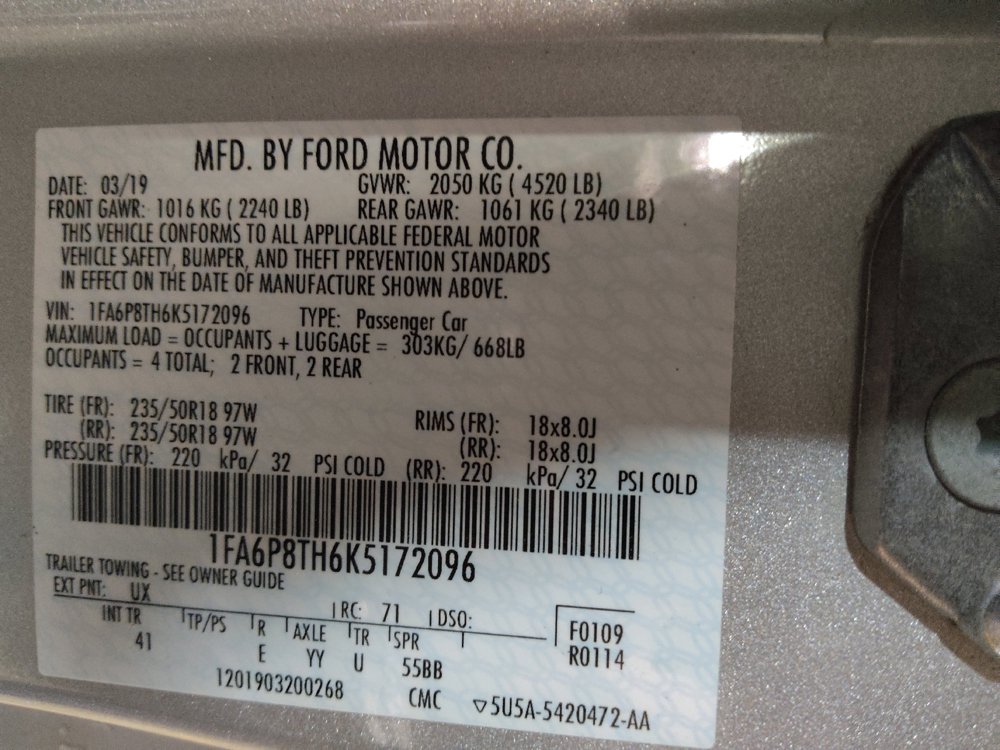 Used 2019 Ford Mustang Premium RWD image 33