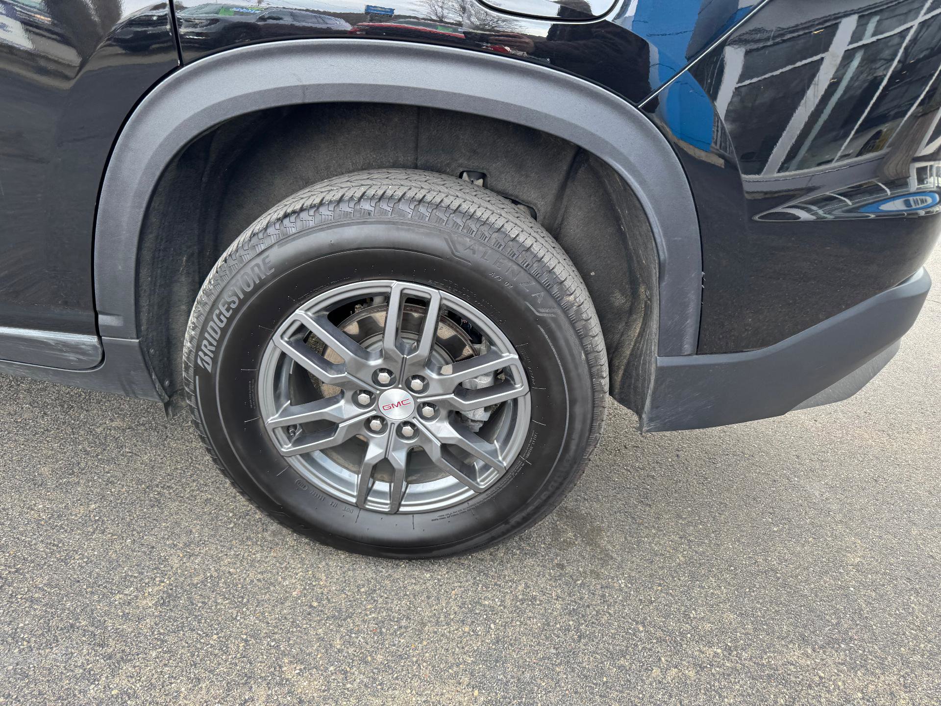 Used 2025 GMC Acadia Elevation image 14