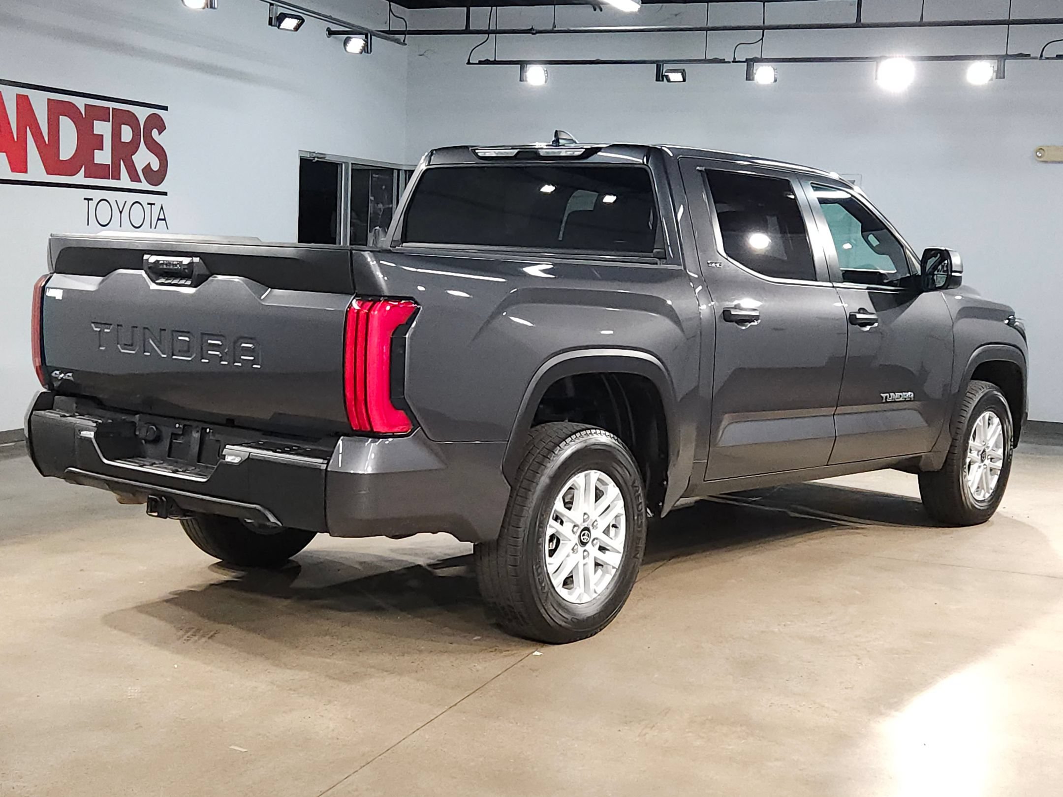 Used 2025 Toyota Tundra SR5 AWD/4WD image 7