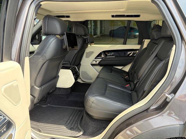 Used 2023 Land Rover Range Rover Long Wheelbase Autobiography AWD/4WD image 11