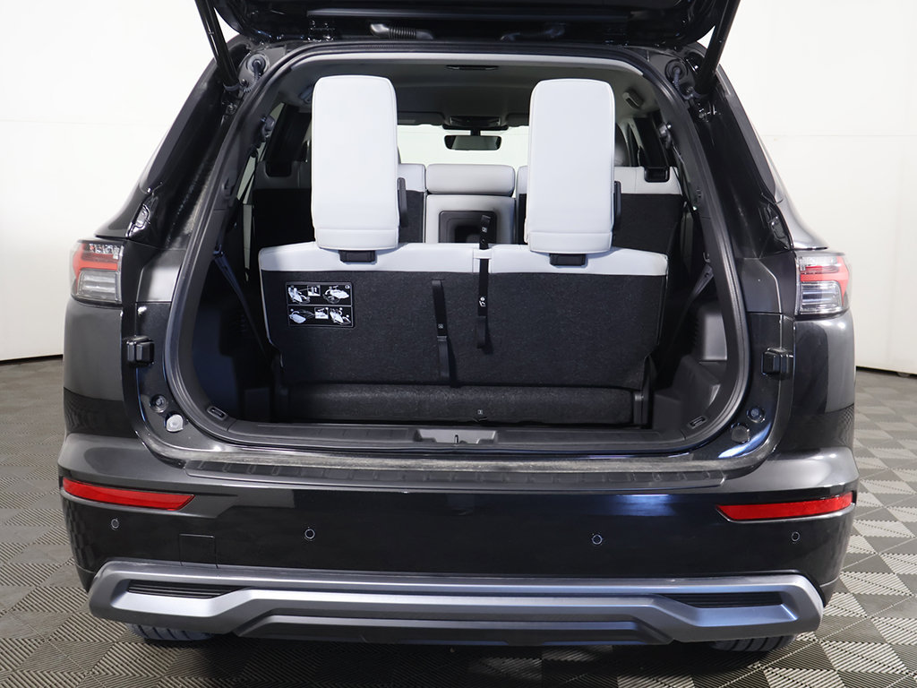 New 2026 Mitsubishi Outlander SE FWD image 17