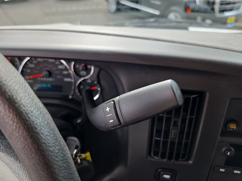 Certified 2025 Chevrolet Express 3500 LT w/ LT Preferred Equipment Group RWD image 17