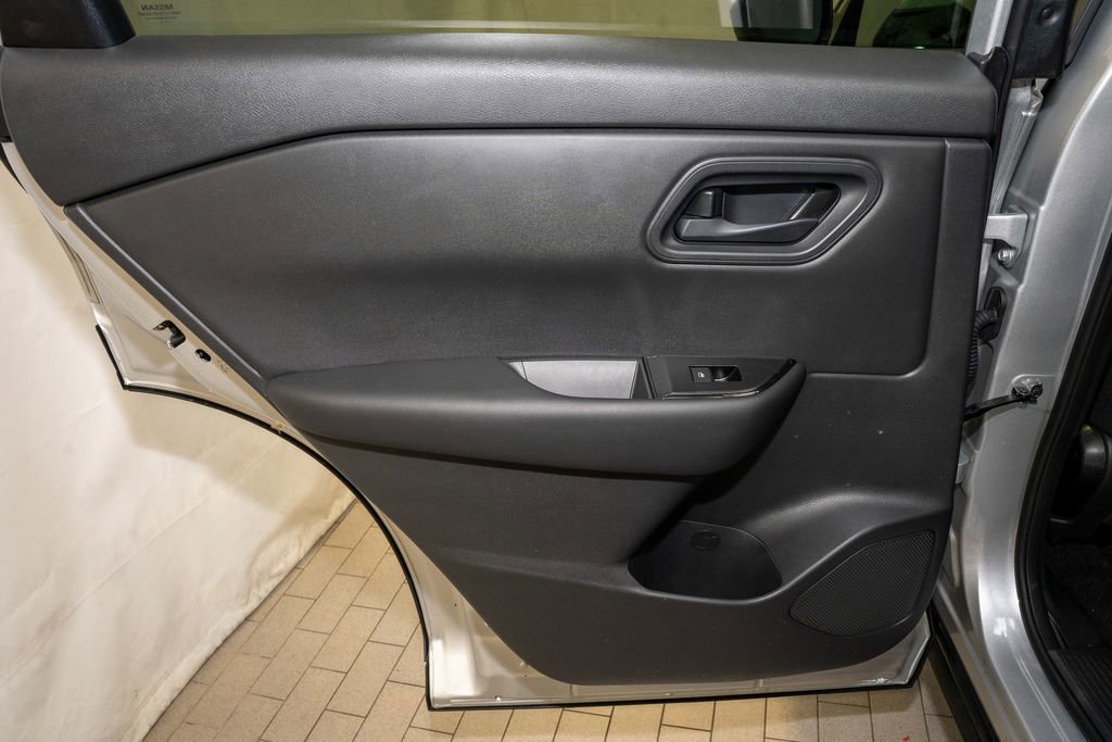 Certified 2024 Nissan Rogue S image 8