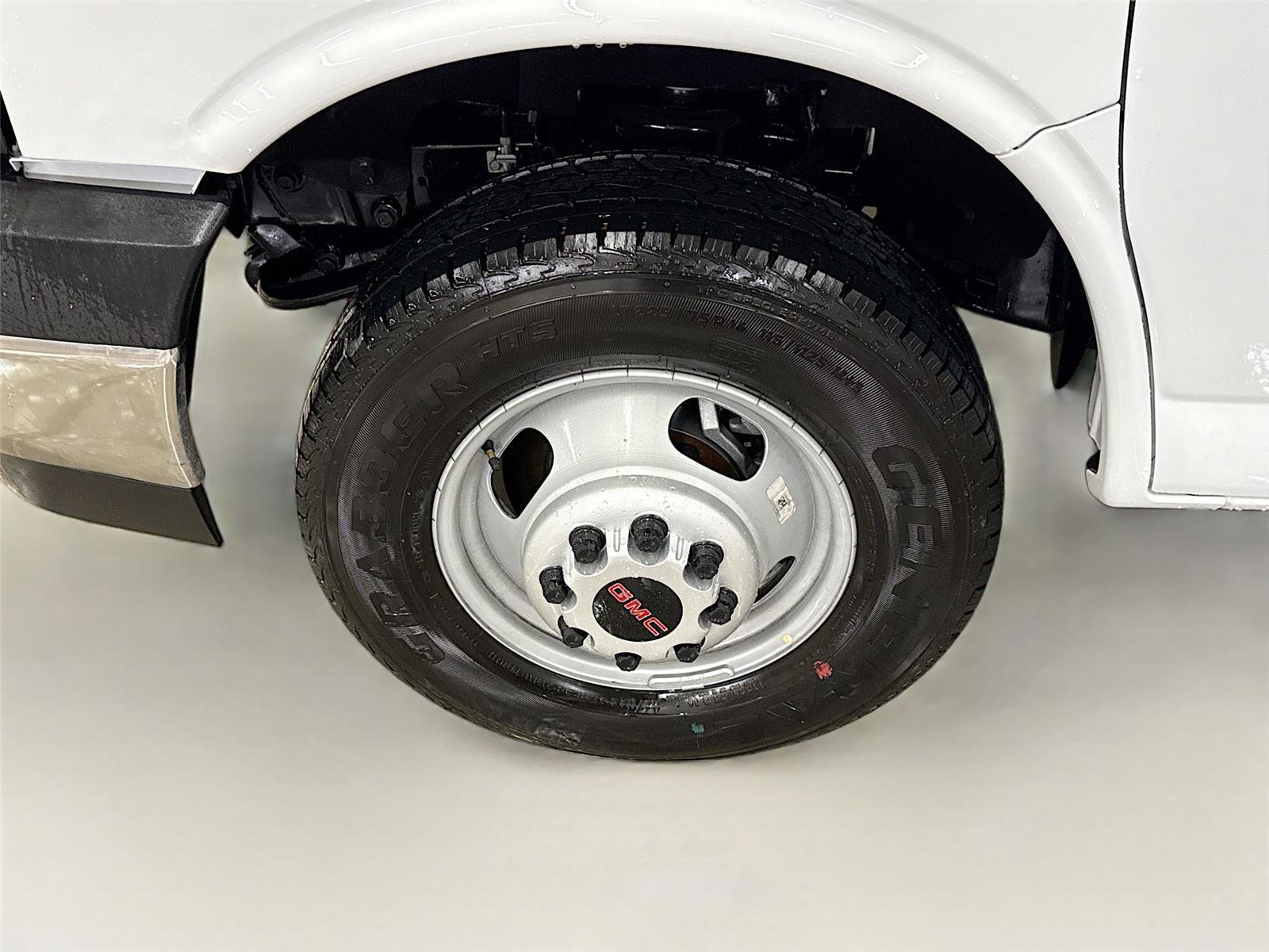 New 2026 GMC Savana 4500 4500 VAN 159 w/ Driver Convenience Package image 19