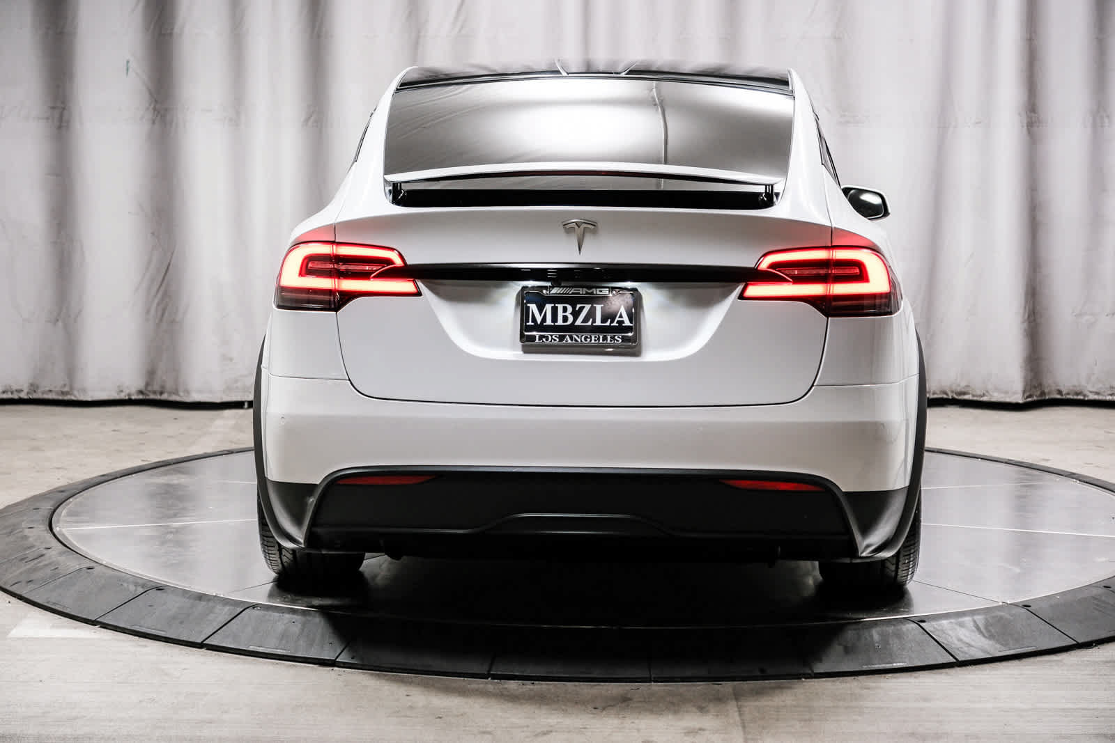 Used 2023 Tesla Model X AWD/4WD image 3