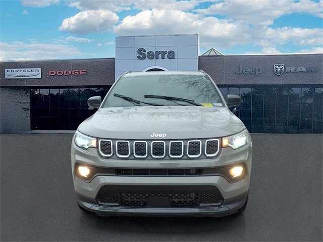 Used 2023 Jeep Compass Latitude w/ Sun and Sound Group image 2