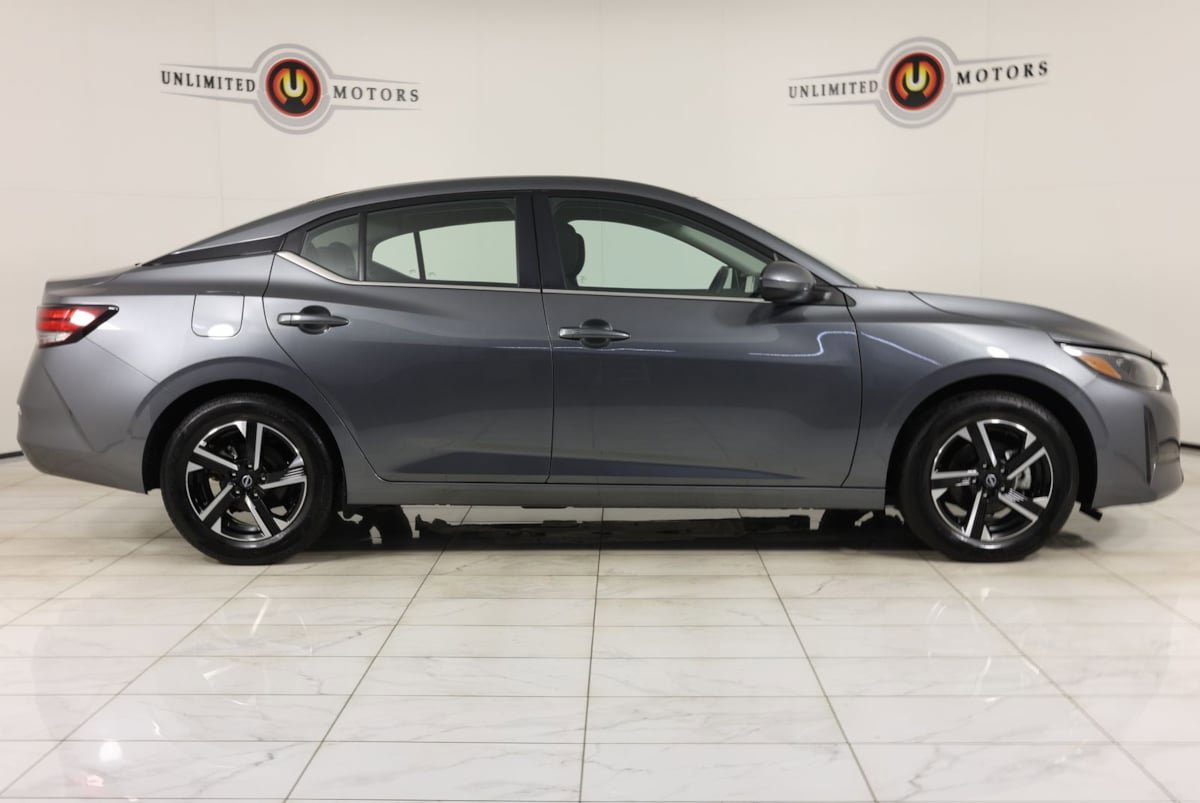 Used 2025 Nissan Sentra SV FWD image 2