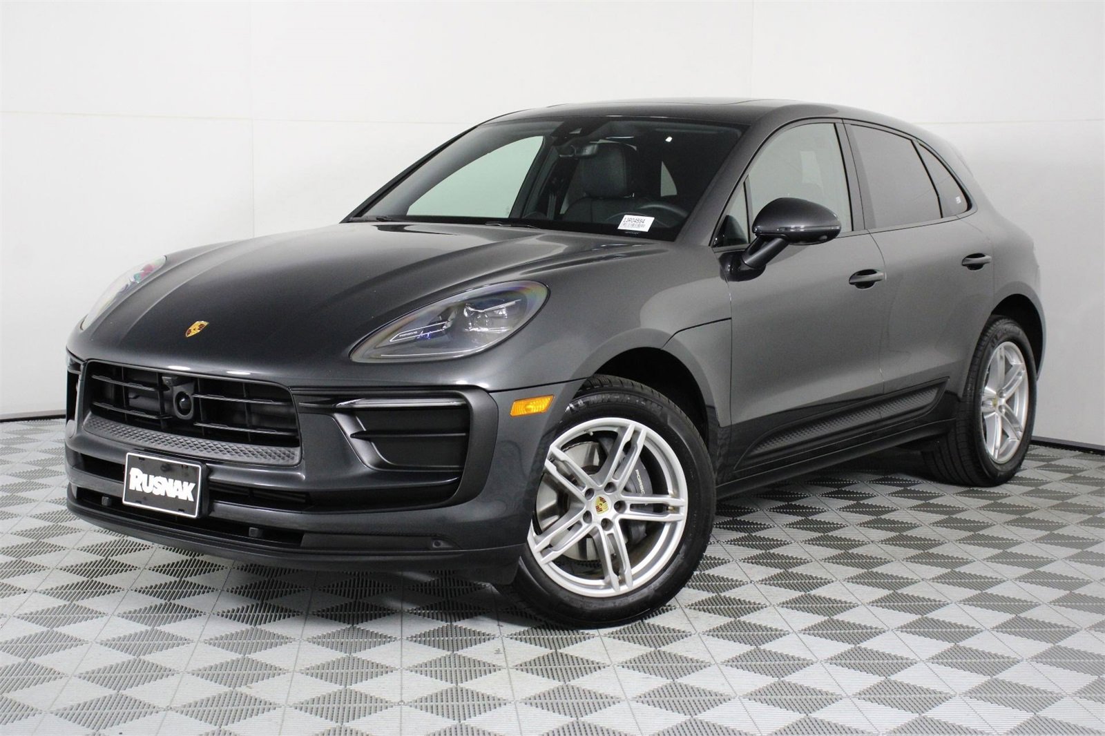 Used 2025 Porsche Macan image 35