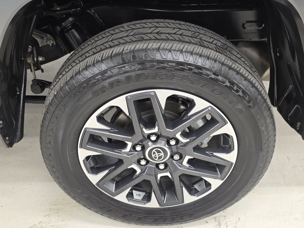 Used 2024 Toyota Tundra Limited AWD/4WD image 48