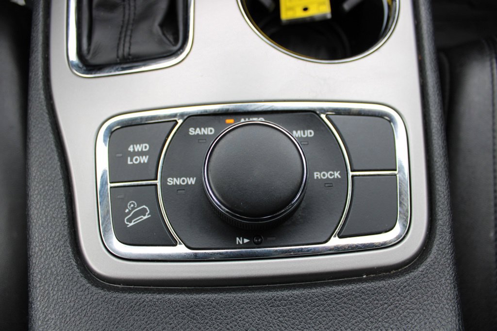 Used 2020 Jeep Grand Cherokee Altitude AWD/4WD image 20