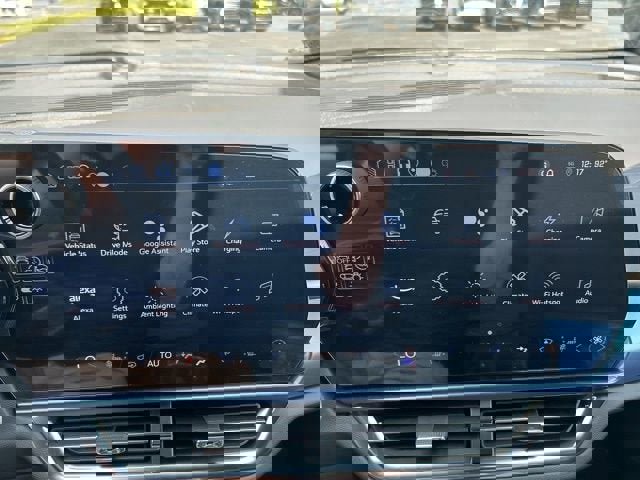 New 2025 Chevrolet Equinox EV LT image 7