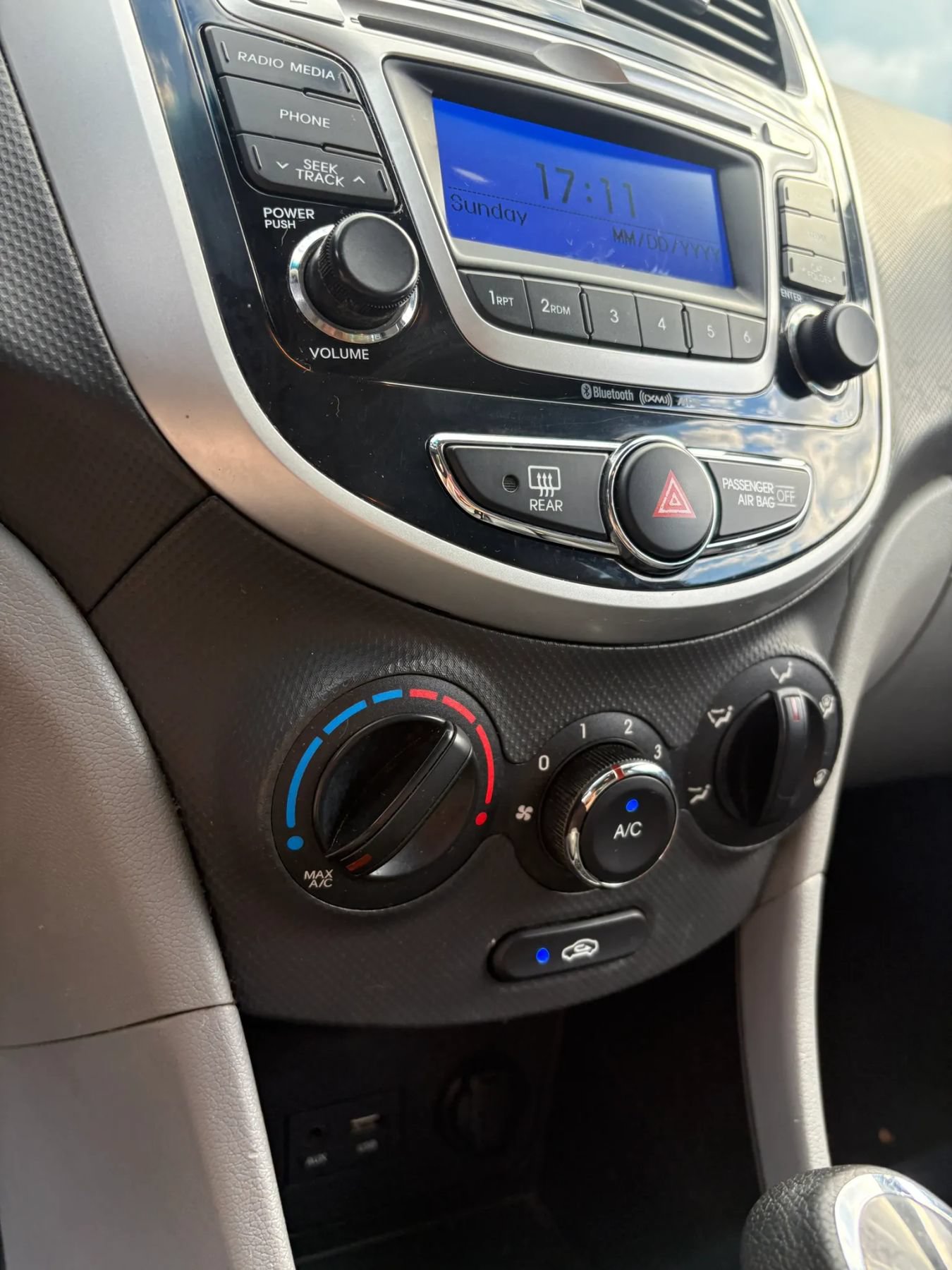 Used 2014 Hyundai Accent GLS w/ Option Group 2 FWD image 15