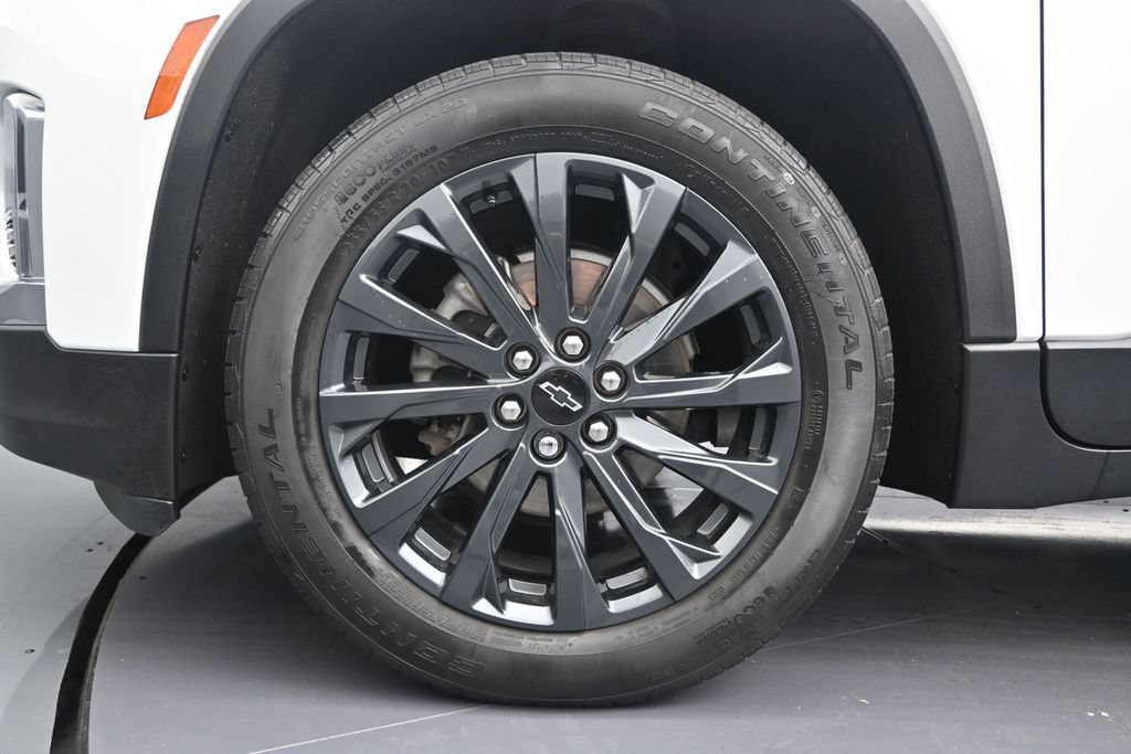 Used 2023 Chevrolet Traverse RS FWD image 10