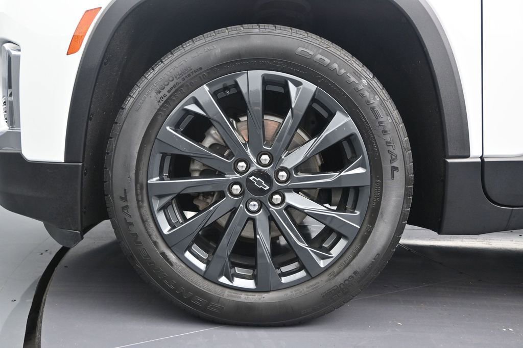 Used 2023 Chevrolet Traverse RS FWD image 10