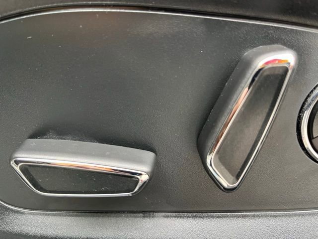 Used 2020 Ford Explorer Platinum w/ Premium Technology Package image 15