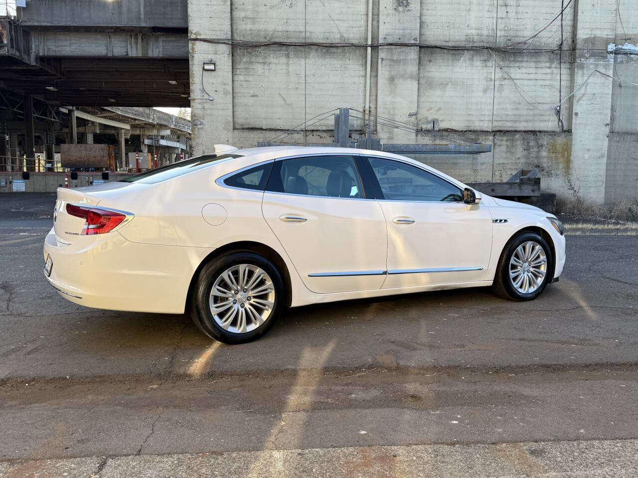Used 2019 Buick LaCrosse Essence image 10