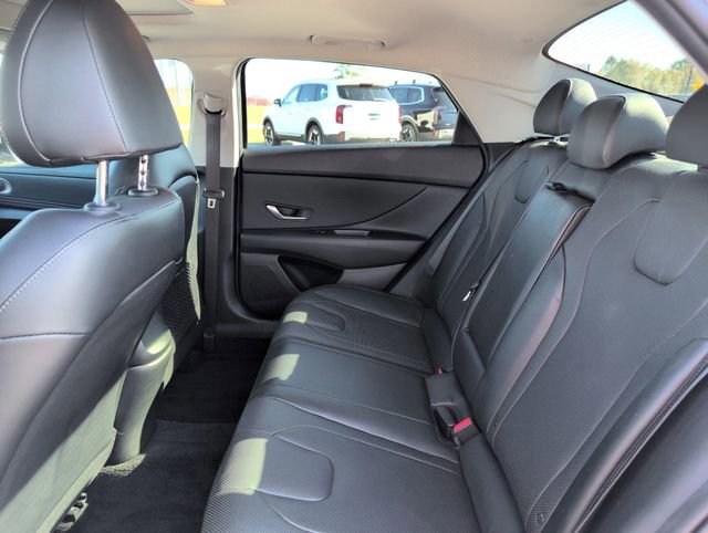 Used 2022 Hyundai Elantra Limited w/ Cargo Package image 31