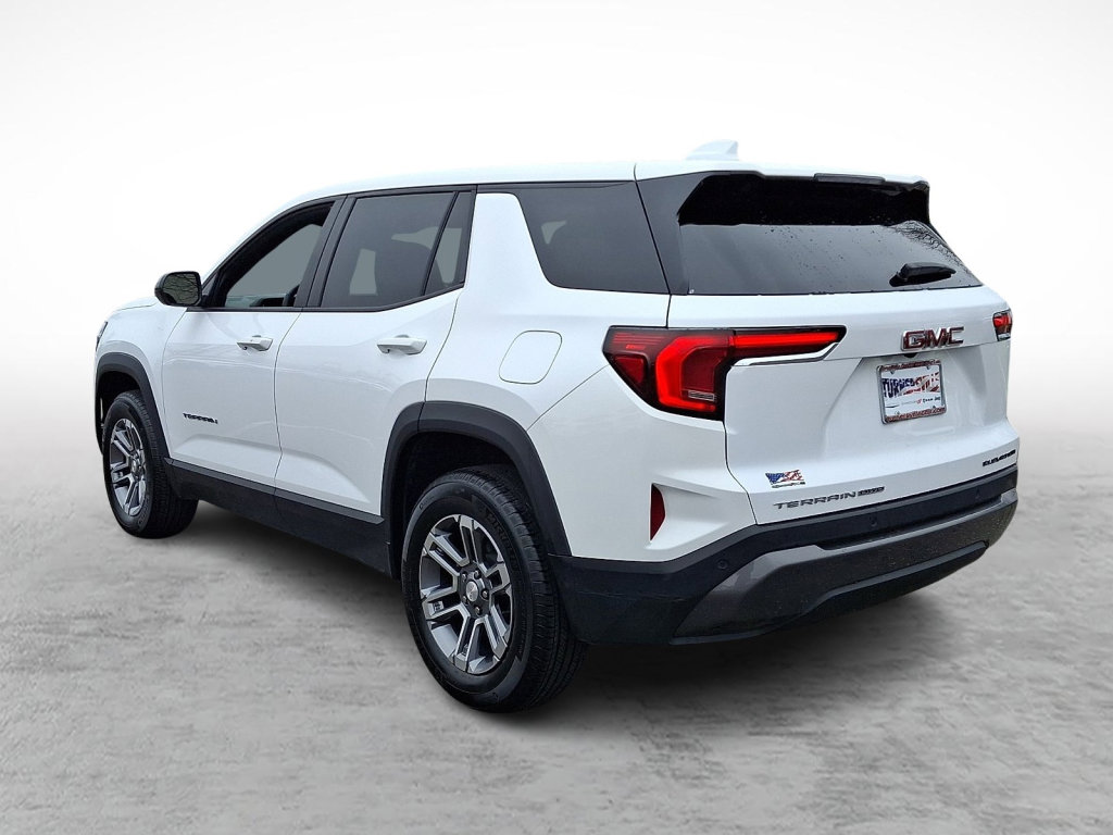 Used 2026 GMC Terrain Elevation image 3