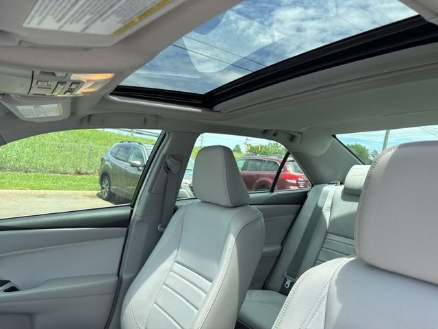 Used 2015 Toyota Camry XLE w/ Advanced Technology Package FWD image 14