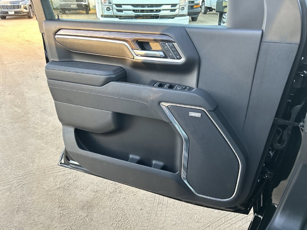 Certified 2025 Chevrolet Silverado 2500 LTZ w/ LTZ Premium Package AWD/4WD image 27