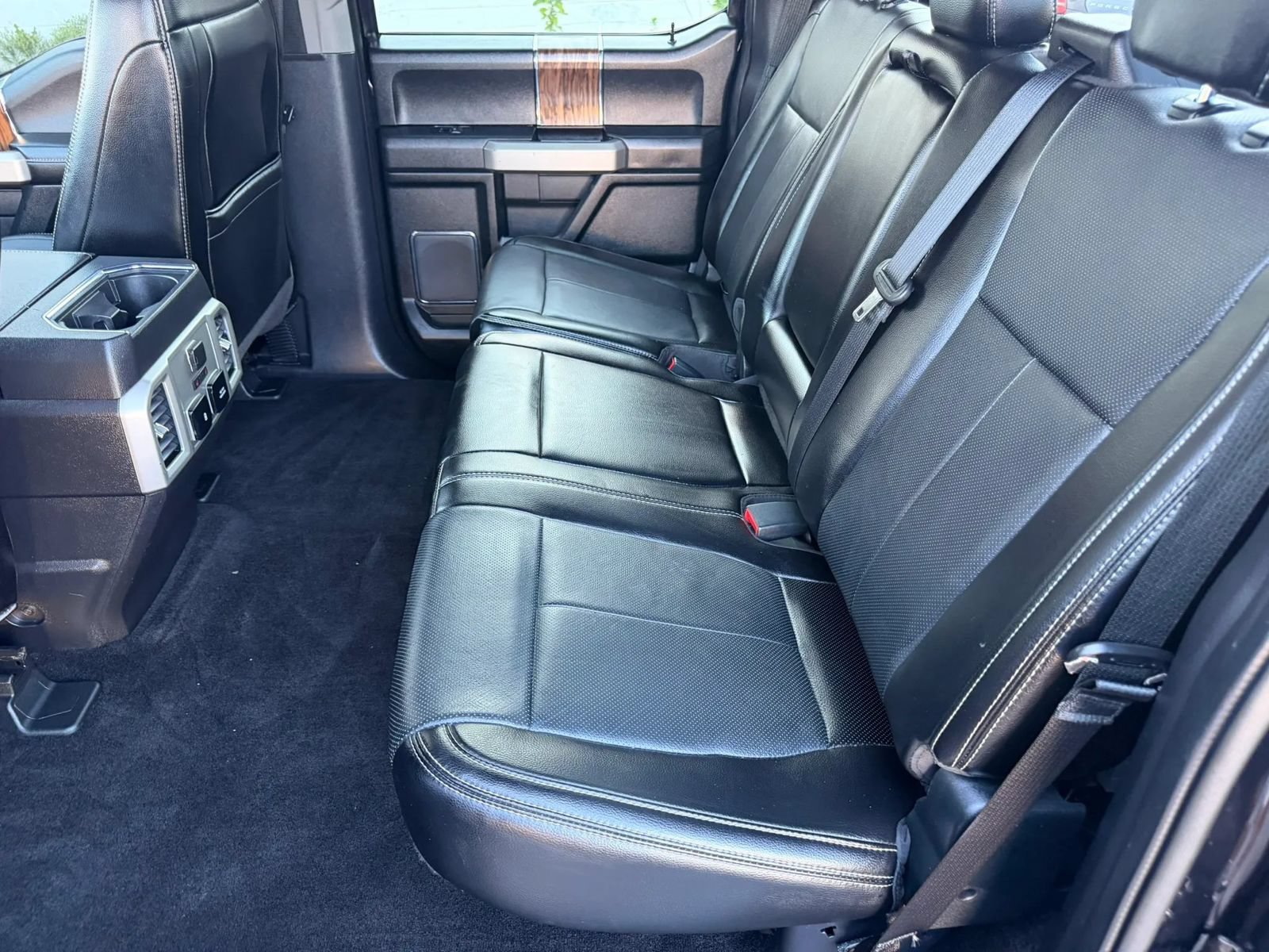 Used 2018 Ford F150 Lariat w/ Equipment Group 502A Luxury AWD/4WD image 5