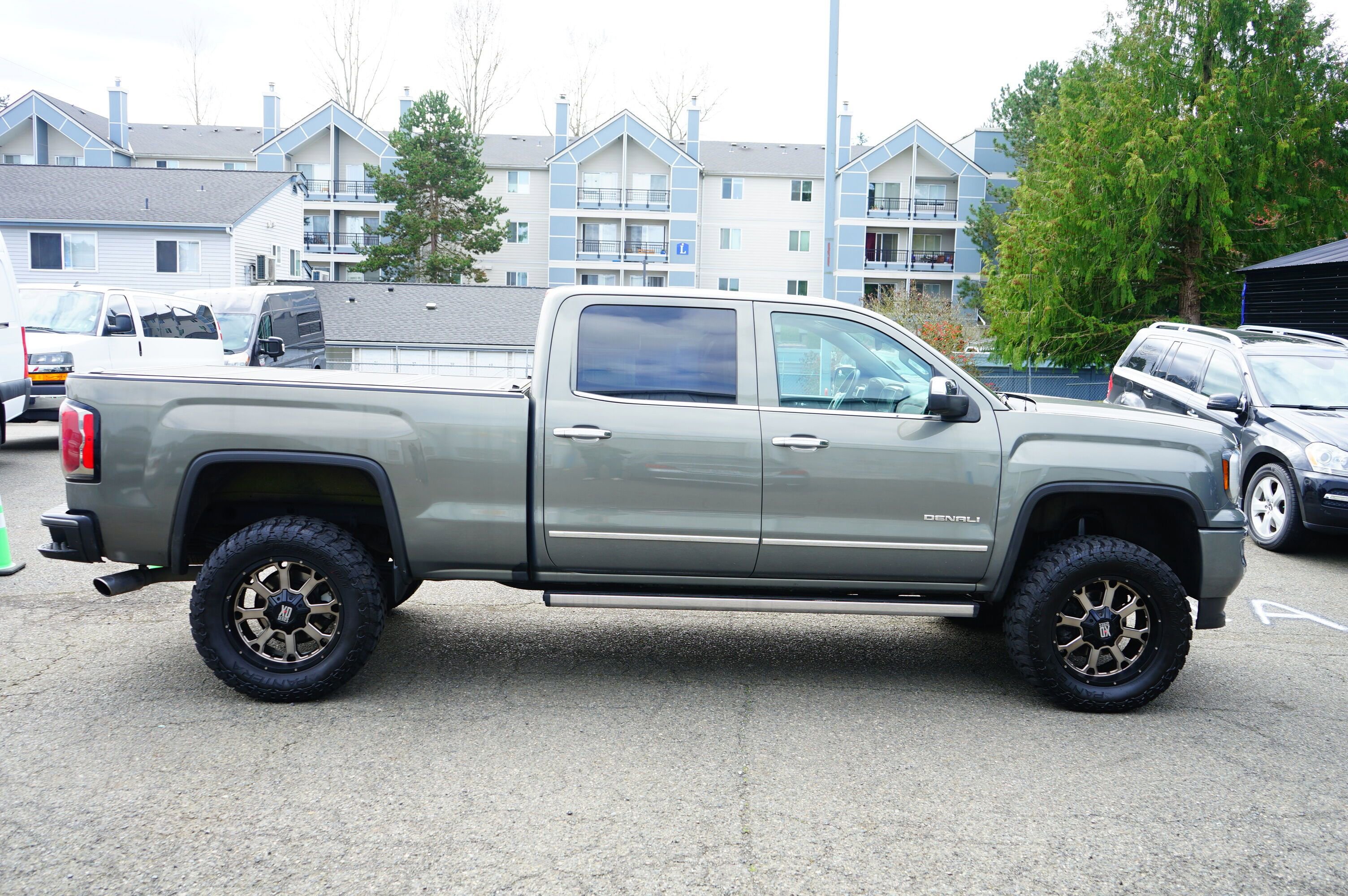 Used 2017 GMC Sierra 1500 Denali w/ Denali Ultimate Package AWD/4WD image 6