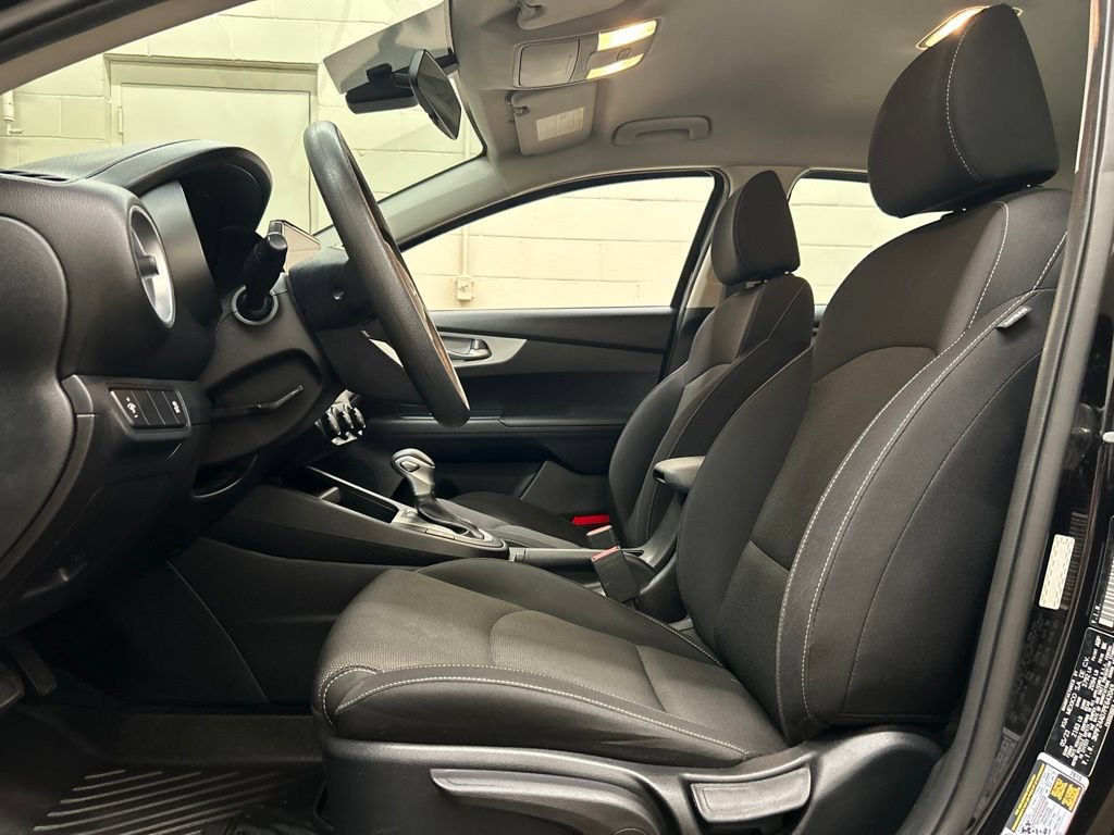 Used 2023 Kia Forte LXS FWD image 7