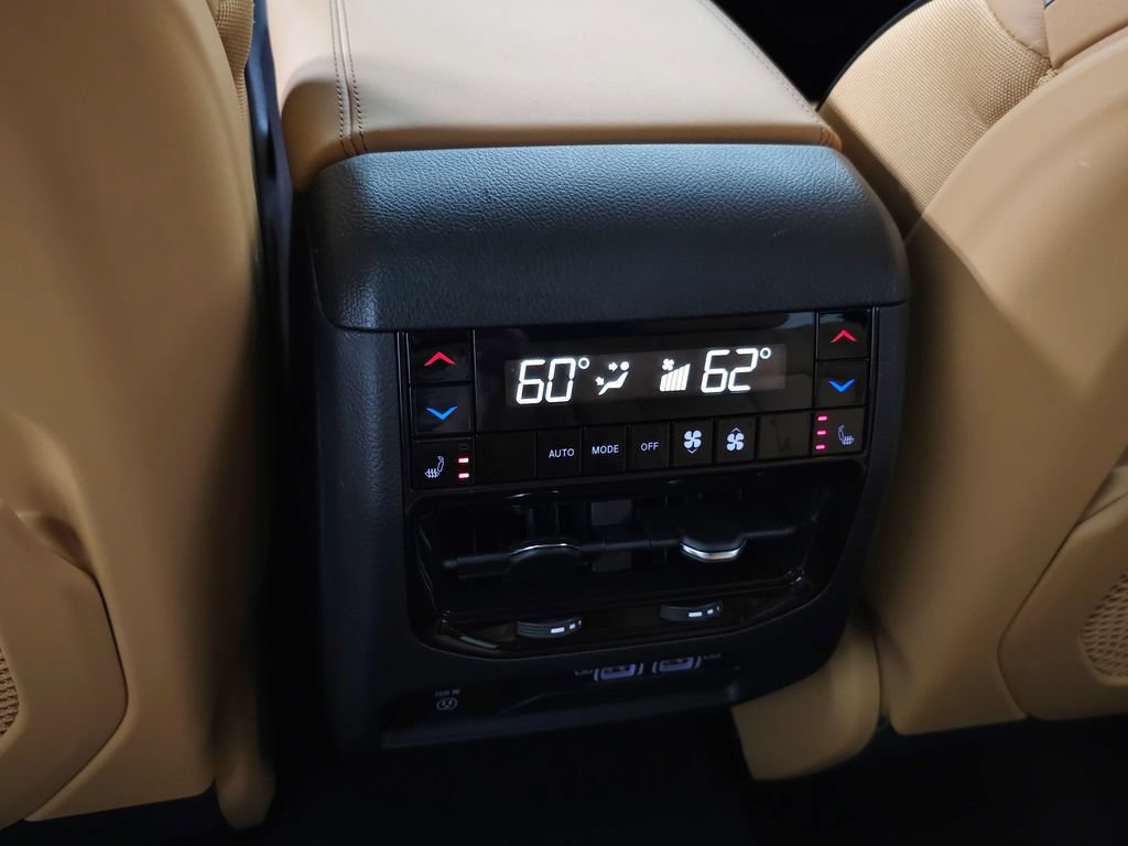 Used 2025 Jeep Grand Cherokee Summit AWD/4WD image 34