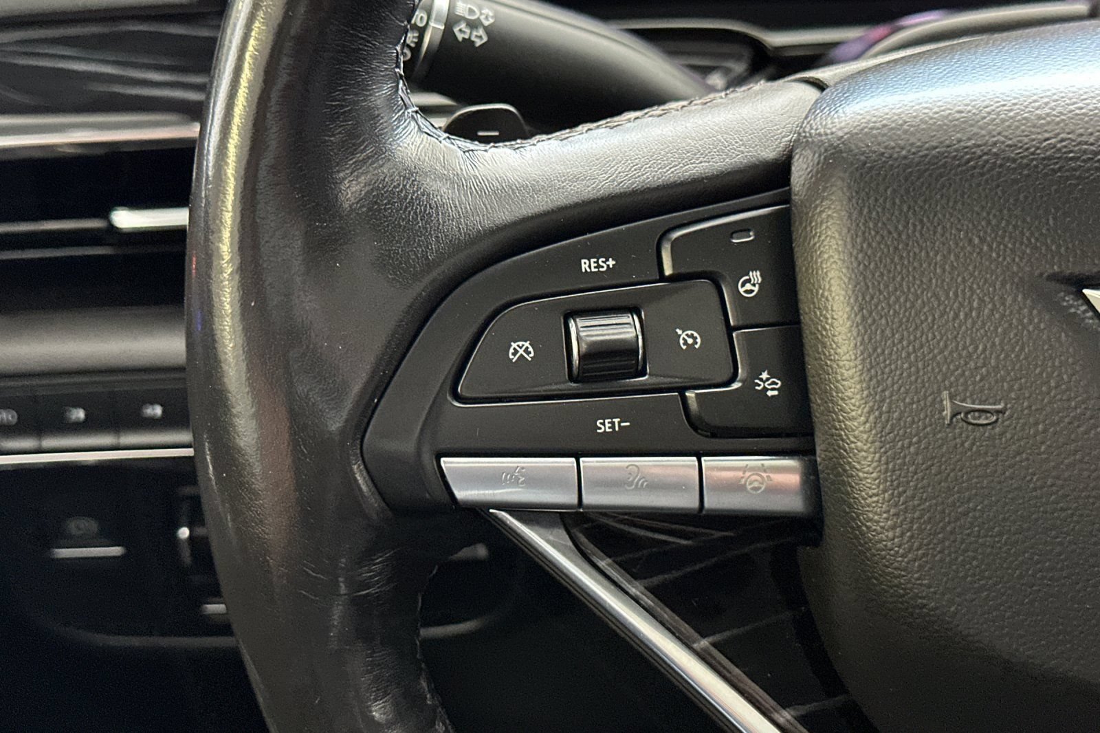 Used 2023 Cadillac Escalade Sport AWD/4WD image 31