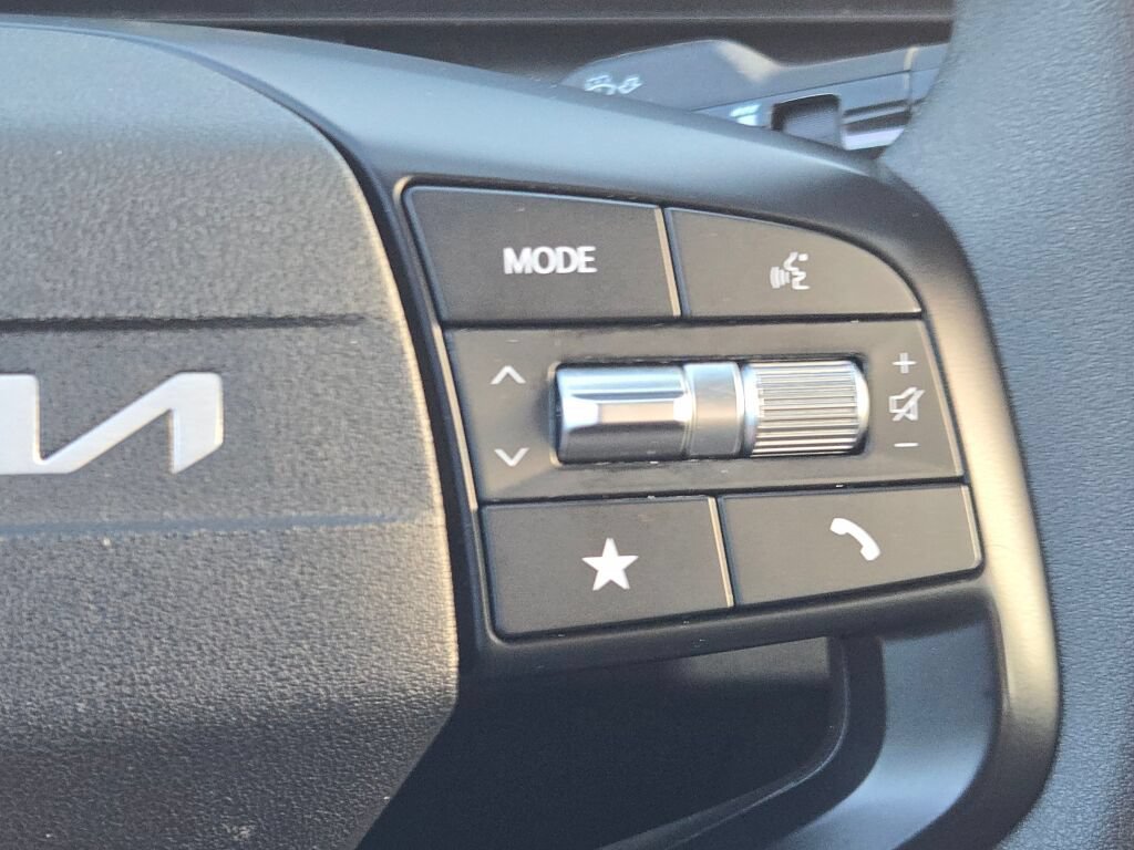 Used 2025 Kia K4 FWD image 35